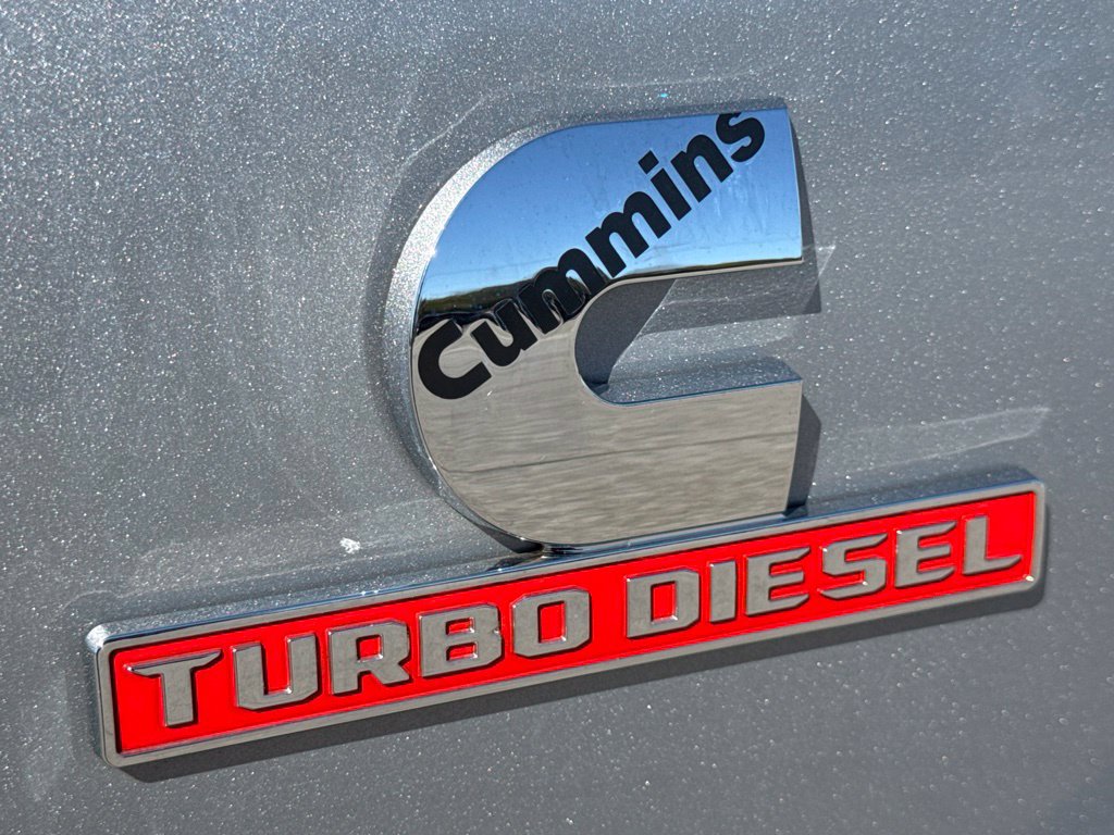 Used 2024 RAM 5500 Tradesman w/ Chrome Appearance Group AWD/4WD image 14