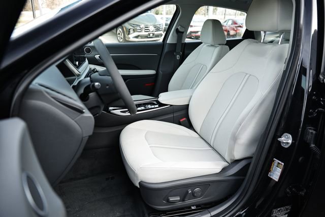Used 2023 Hyundai Sonata SEL w/ Cargo Package image 18