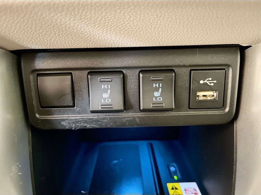 Used 2022 Toyota Corolla Cross XLE w/ Convenience Package FWD image 20