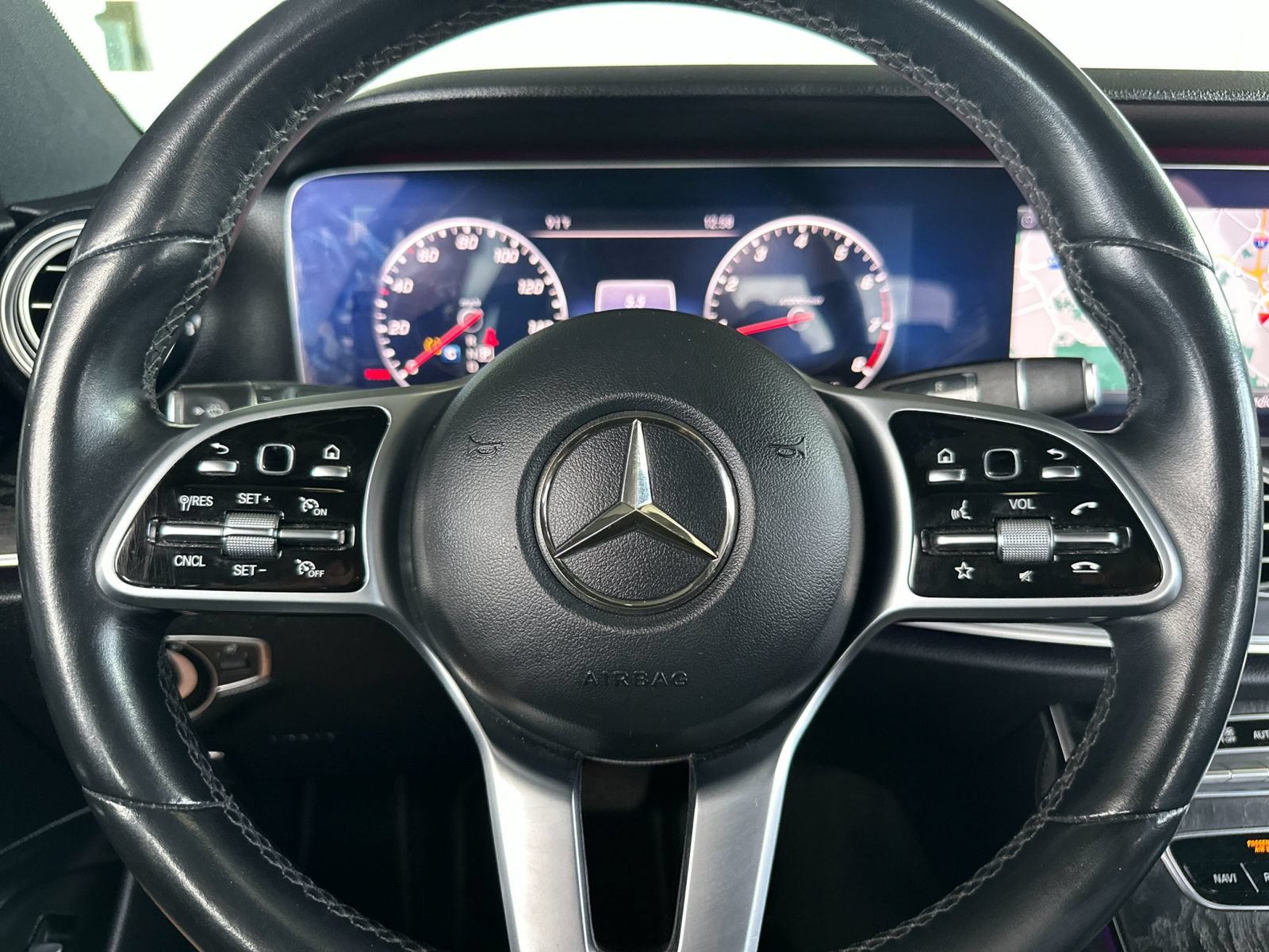 Used 2019 Mercedes-Benz E 300 image 25