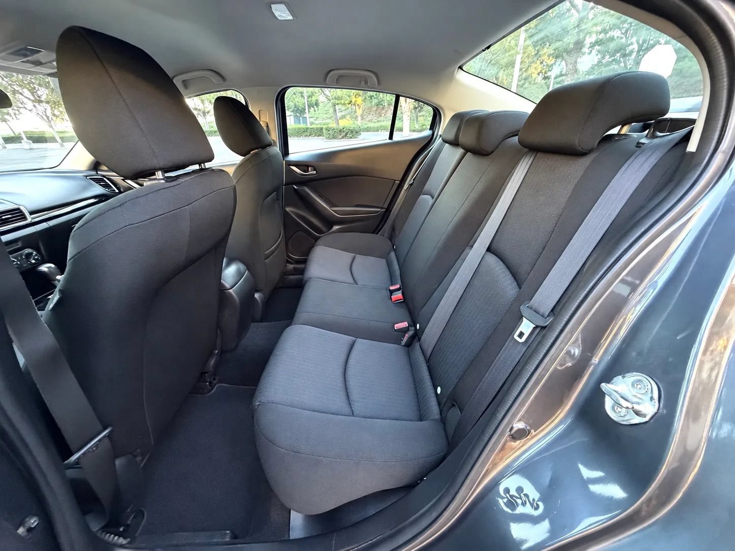 Used 2015 MAZDA MAZDA3 i Sport FWD image 10