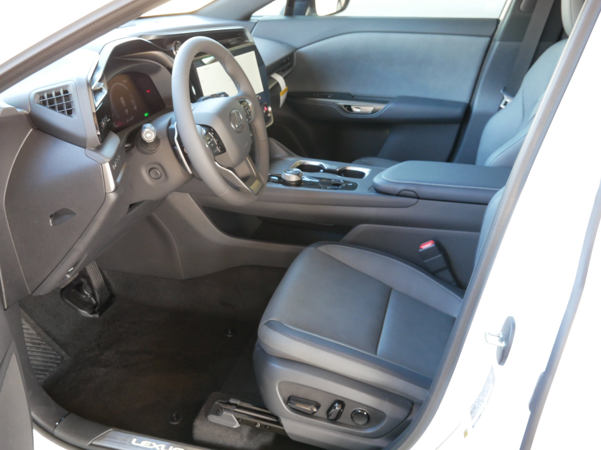 New 2026 Lexus RZ 350e 350e Premium image 4