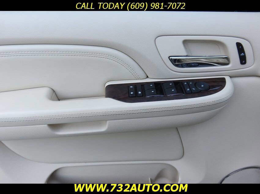 Used 2007 Cadillac Escalade AWD w/ Information Package image 39