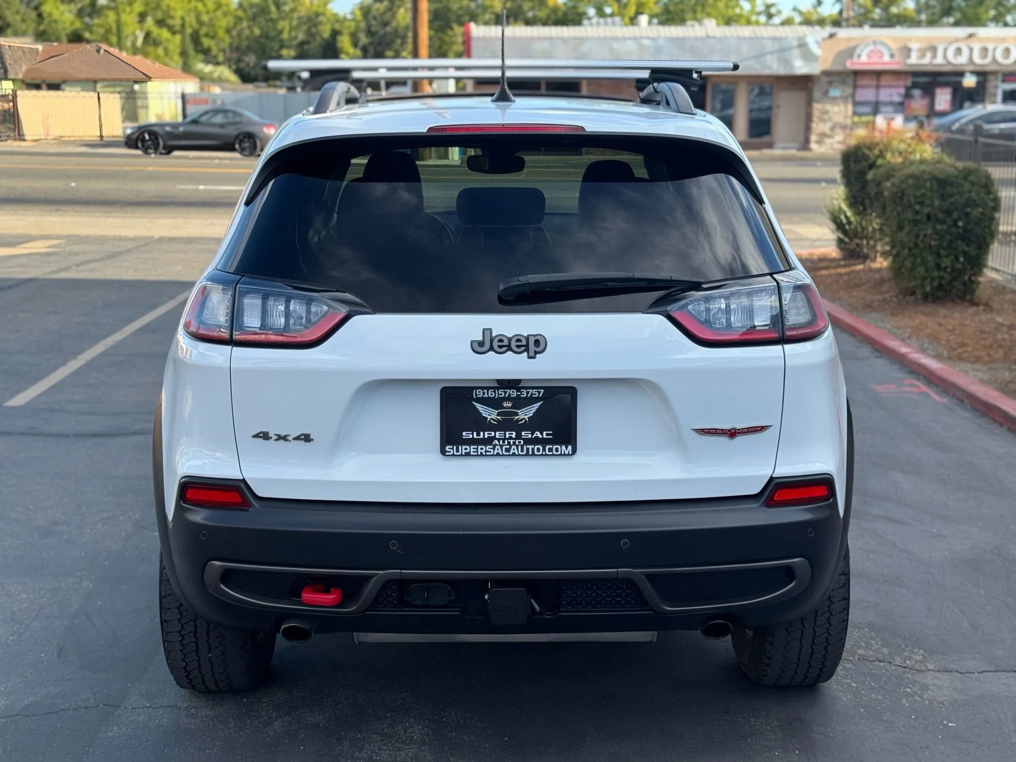 Used 2020 Jeep Cherokee Trailhawk image 5