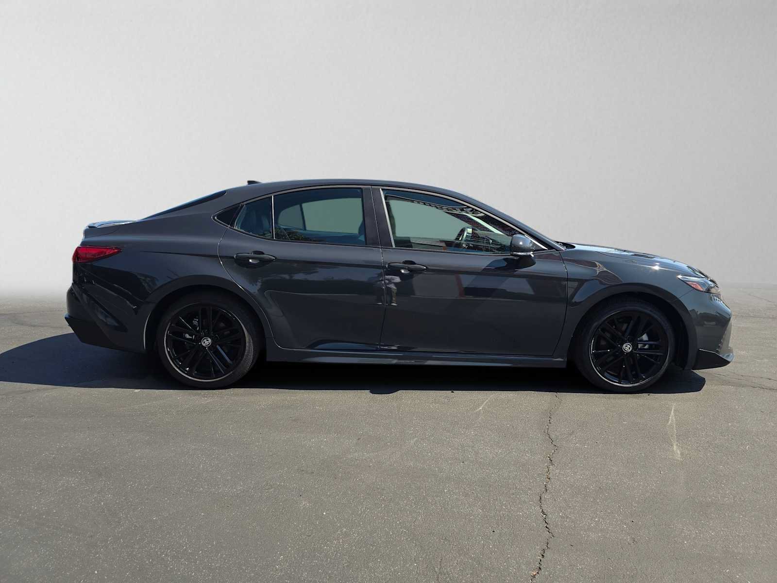 Used 2026 Toyota Camry SE FWD image 2