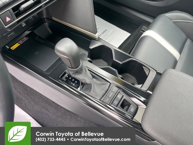 Used 2025 Toyota Camry SE image 30