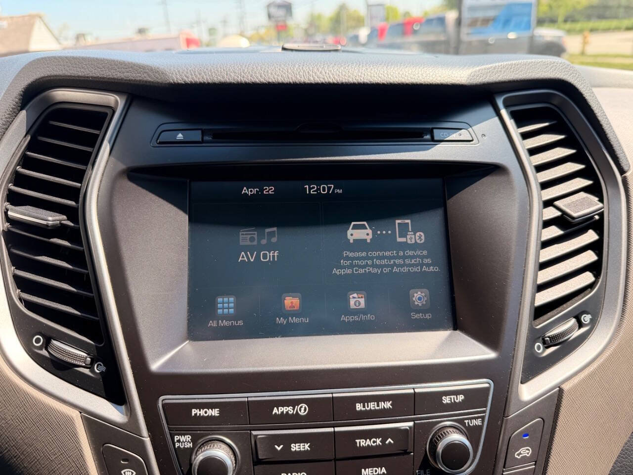 Used 2017 Hyundai Santa Fe SE AWD/4WD image 25