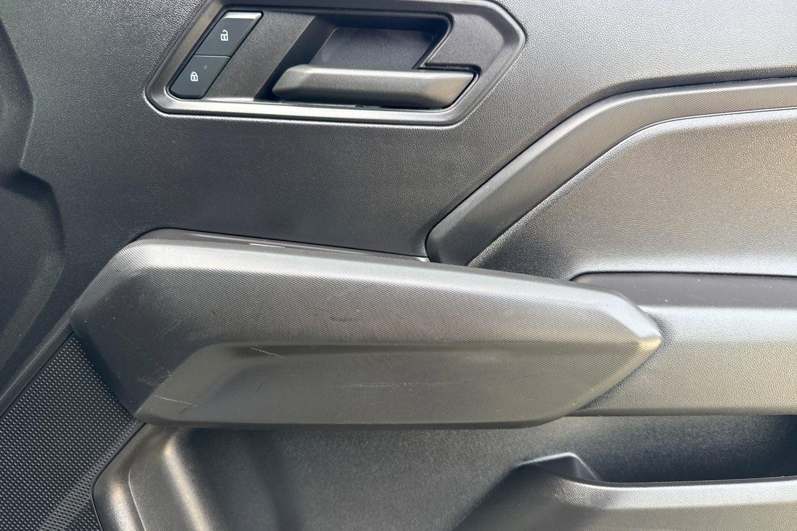 Used 2023 Chevrolet Colorado W/T image 17