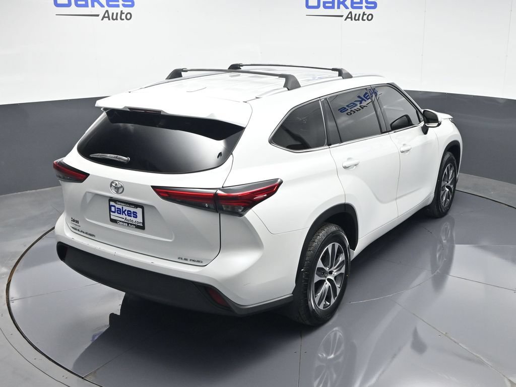Used 2022 Toyota Highlander XLE AWD/4WD image 53