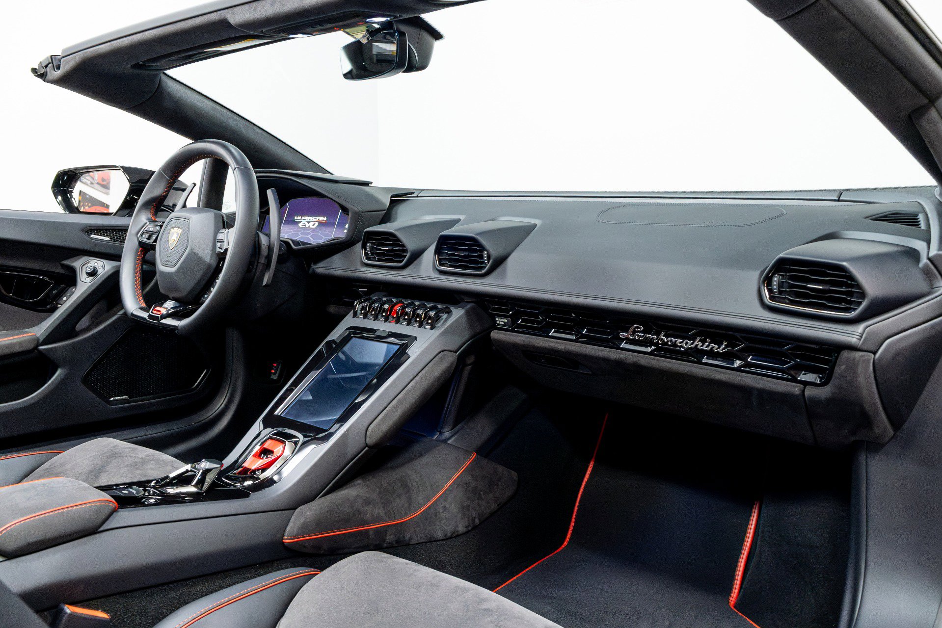 Used 2020 Lamborghini Huracan EVO image 32