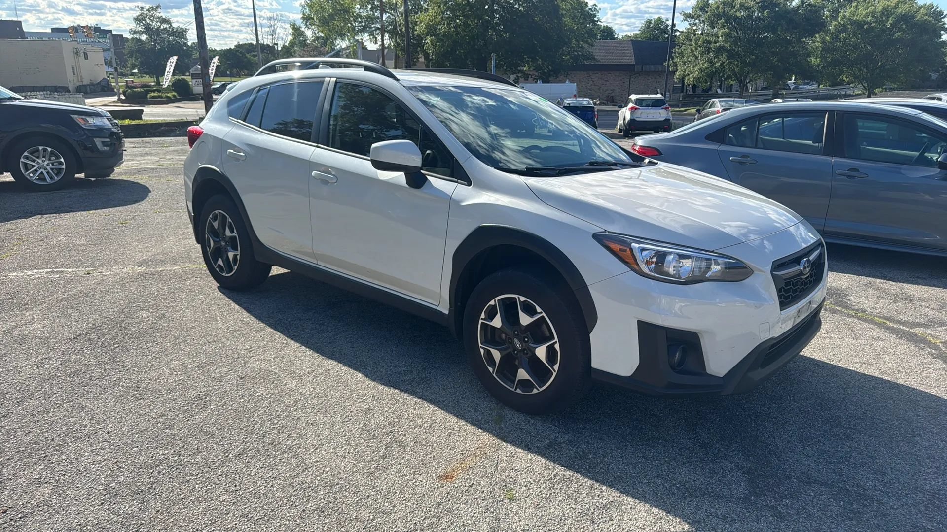 Used 2019 Subaru Crosstrek 2.0i Premium w/ Eyesight System AWD/4WD image 2