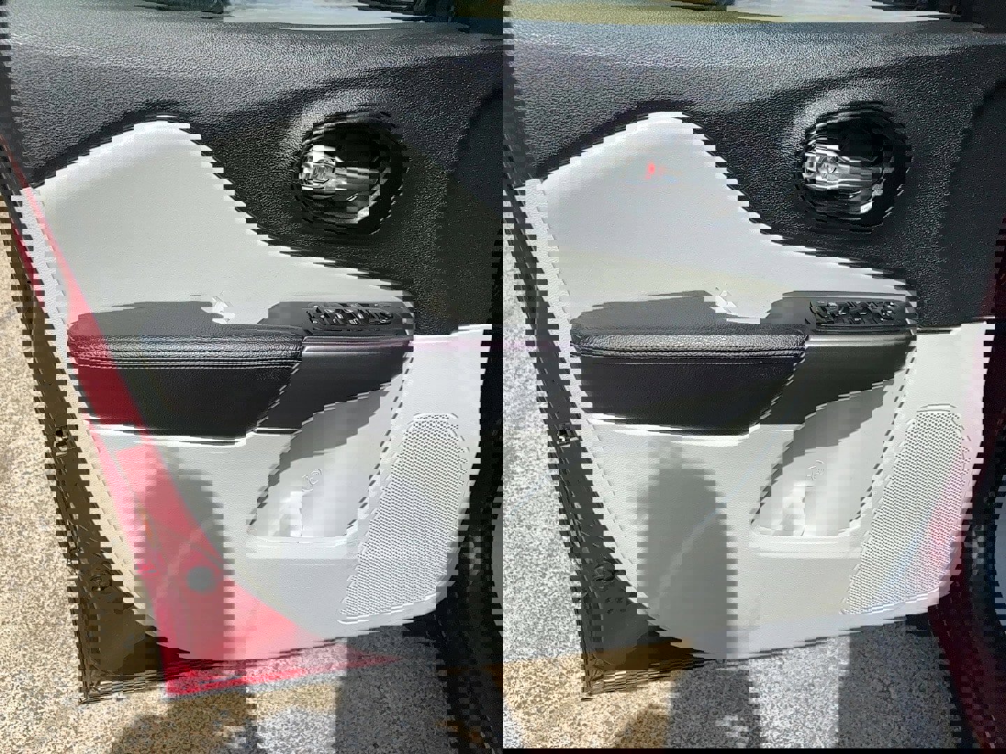 Used 2020 Jeep Cherokee Latitude Lux w/ Comfort/Convenience Group image 17