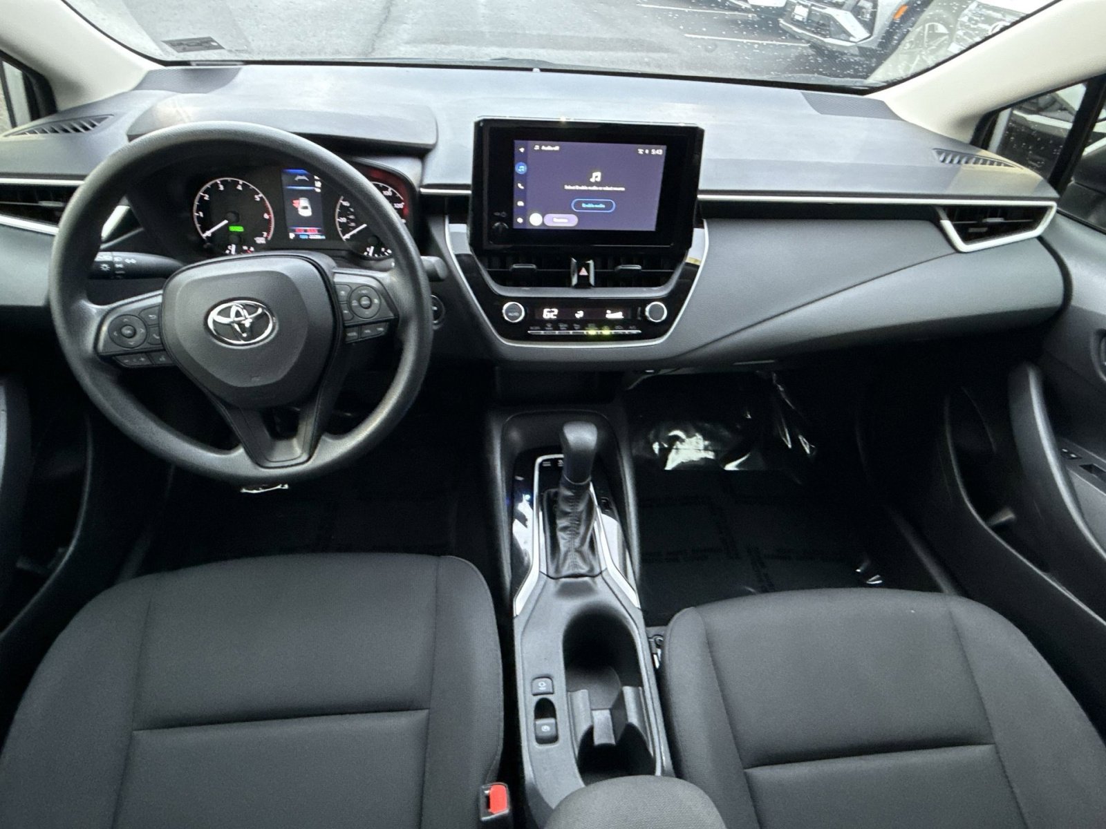Used 2025 Toyota Corolla LE w/ Convenience Package image 18