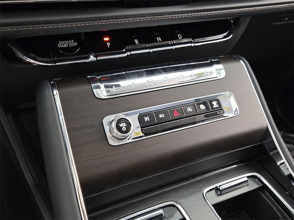 New 2025 Lincoln Aviator Reserve w/ Jet Appearance Package image 14