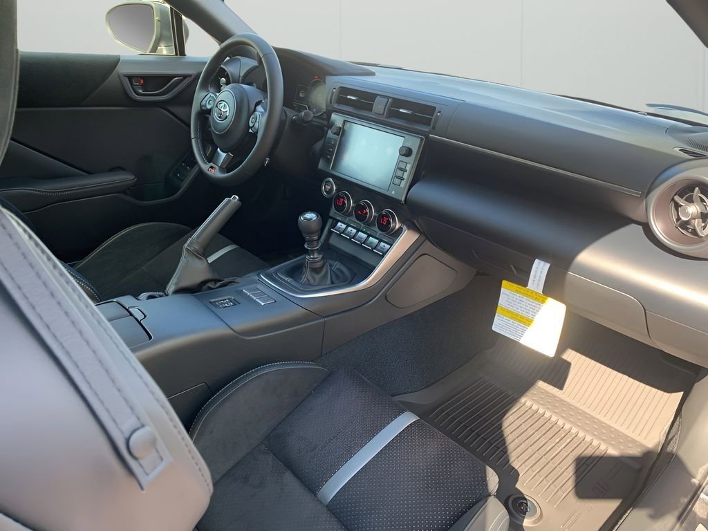 New 2025 Toyota GR86 Premium image 15