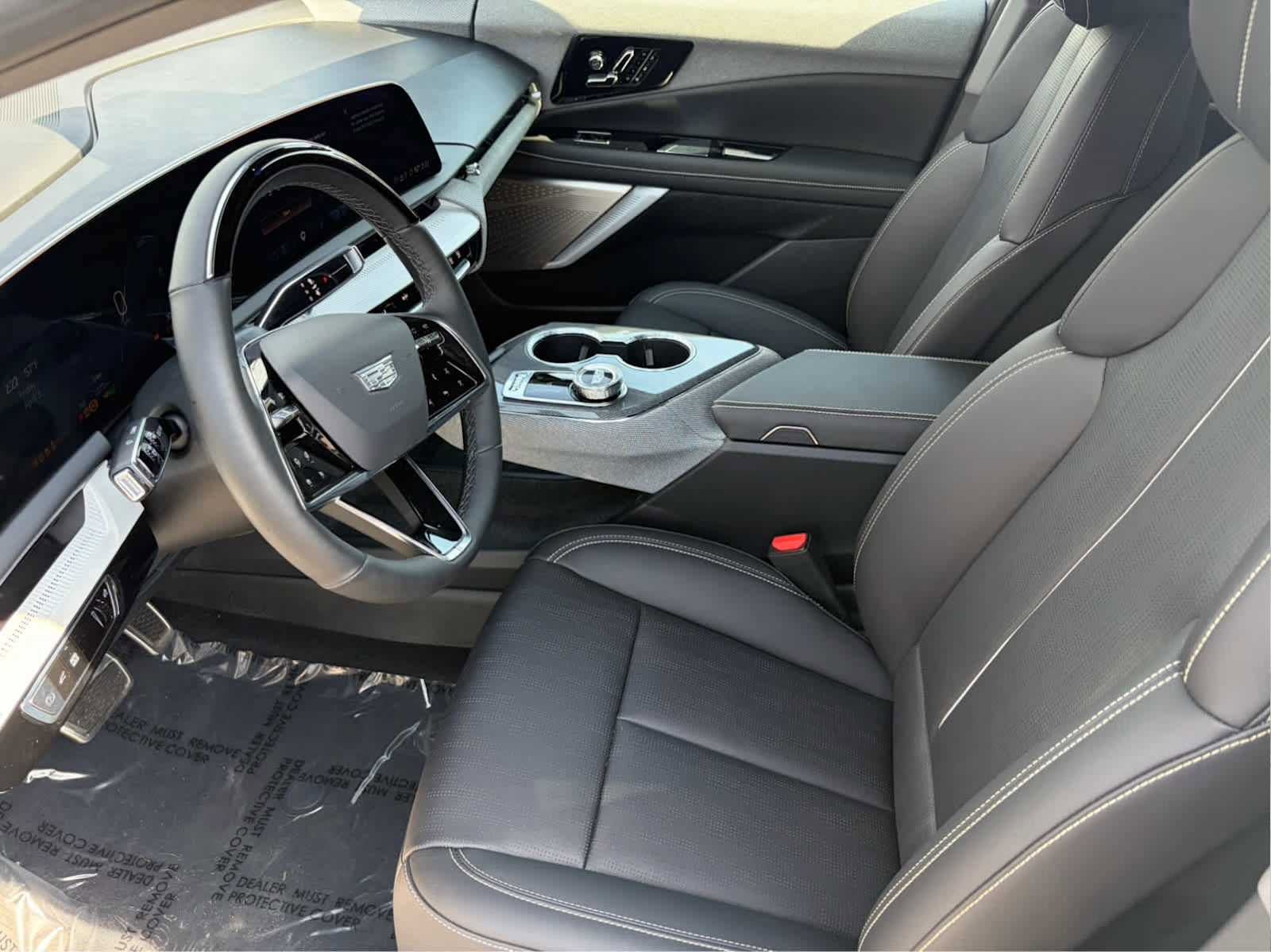 Certified 2025 Cadillac Optiq Luxury 2 AWD/4WD image 9