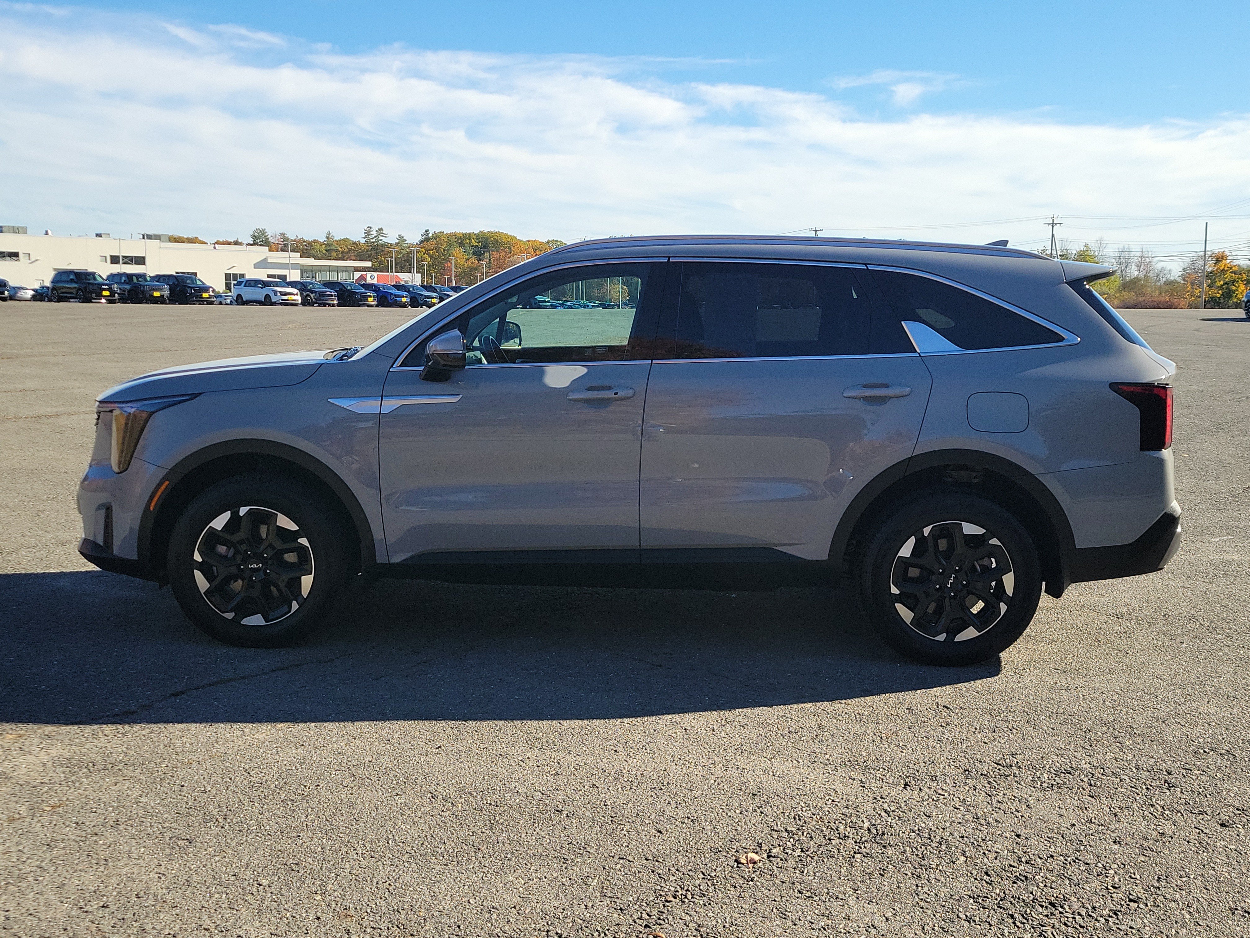 Used 2025 Kia Sorento S AWD/4WD image 8
