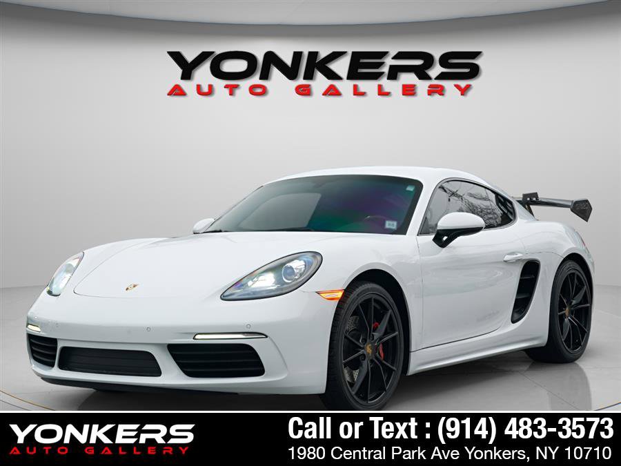 Used 2018 Porsche 718 Cayman GTS image 2