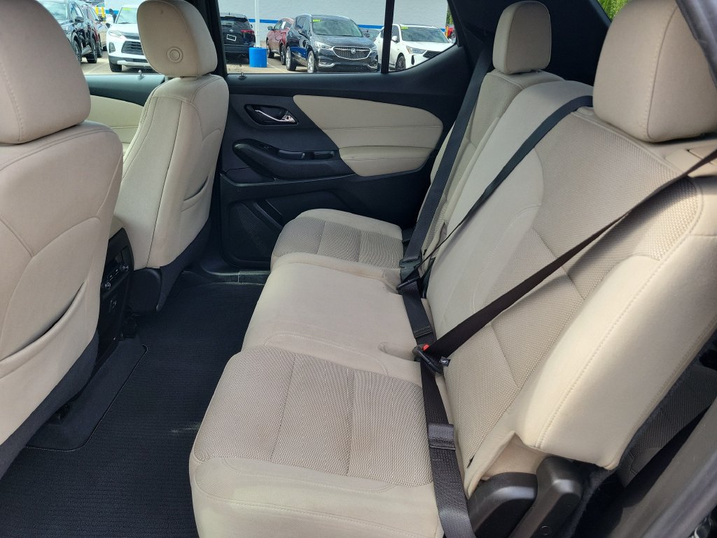 Used 2022 Chevrolet Traverse LS w/ Midnight/Sport Edition AWD/4WD image 28