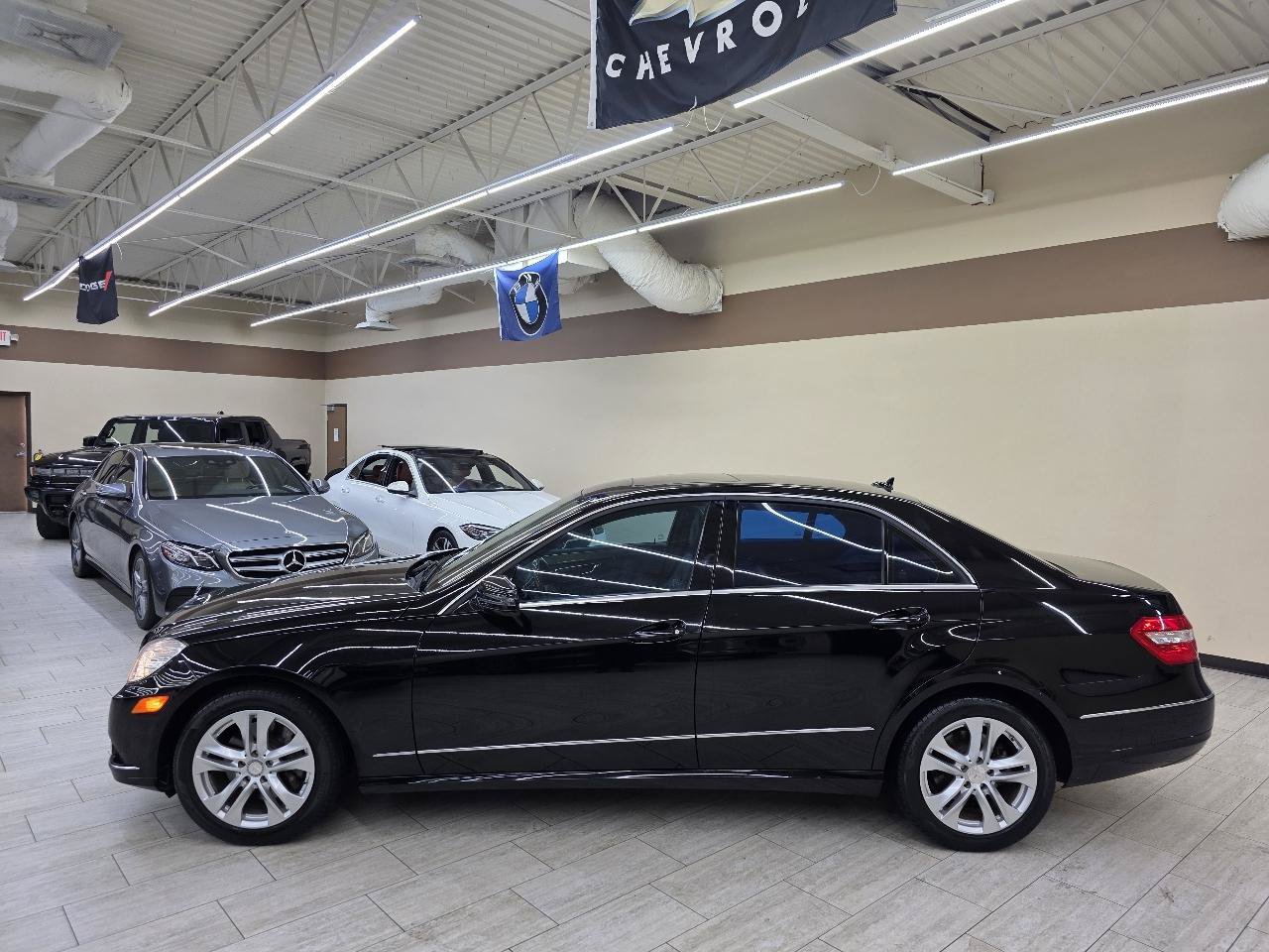 Used 2010 Mercedes-Benz E 350 Sedan image 9