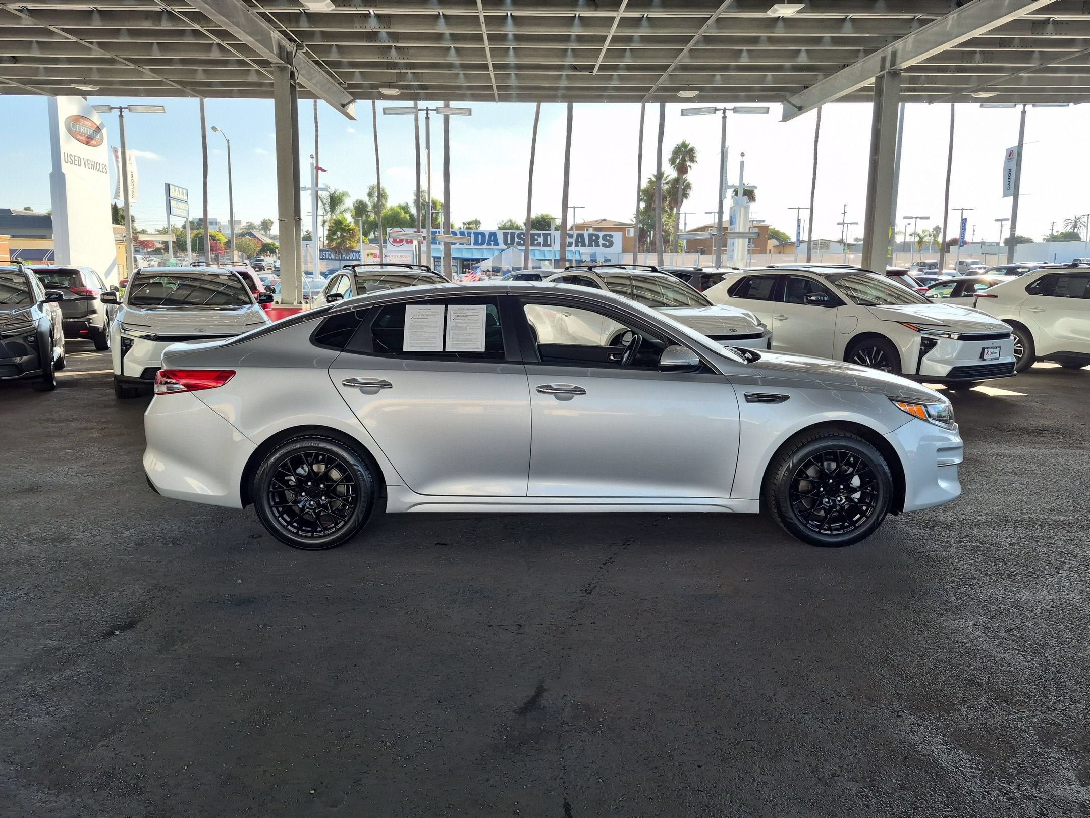 Used 2017 Kia Optima LX FWD image 5
