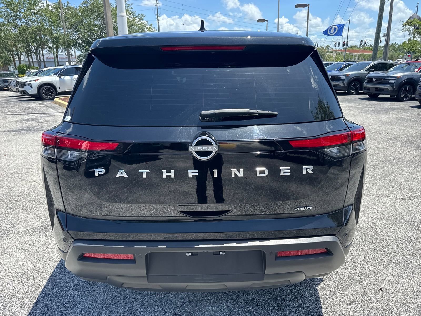 Certified 2024 Nissan Pathfinder S w/ Cargo Package AWD/4WD image 6
