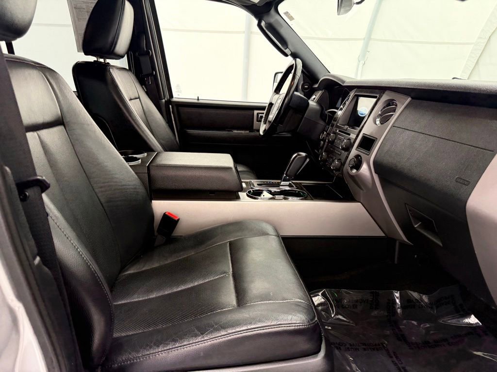 Used 2017 Ford Expedition Limited w/ Equipment Group 301A AWD/4WD image 24