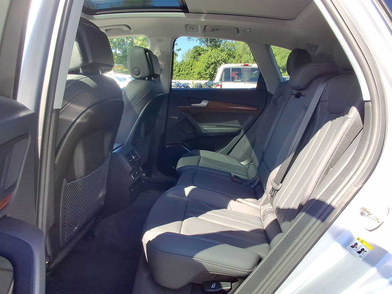 Used 2023 Audi Q5 e Premium w/ Convenience Package AWD/4WD image 26