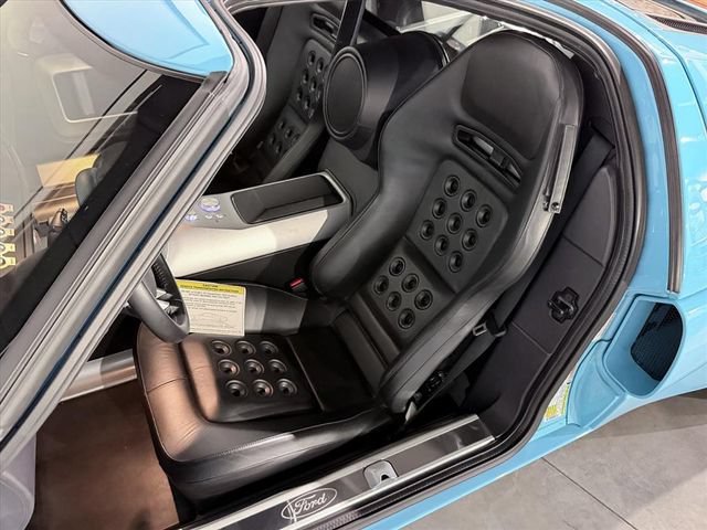 Used 2006 Ford GT RWD image 27