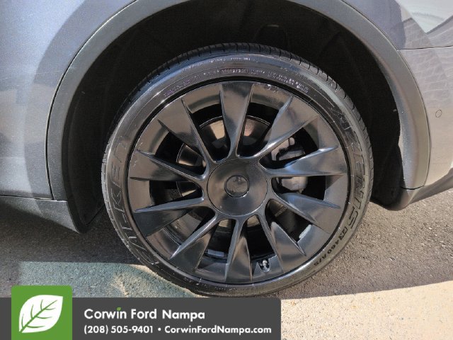 Used 2022 Tesla Model Y Long Range AWD/4WD image 29