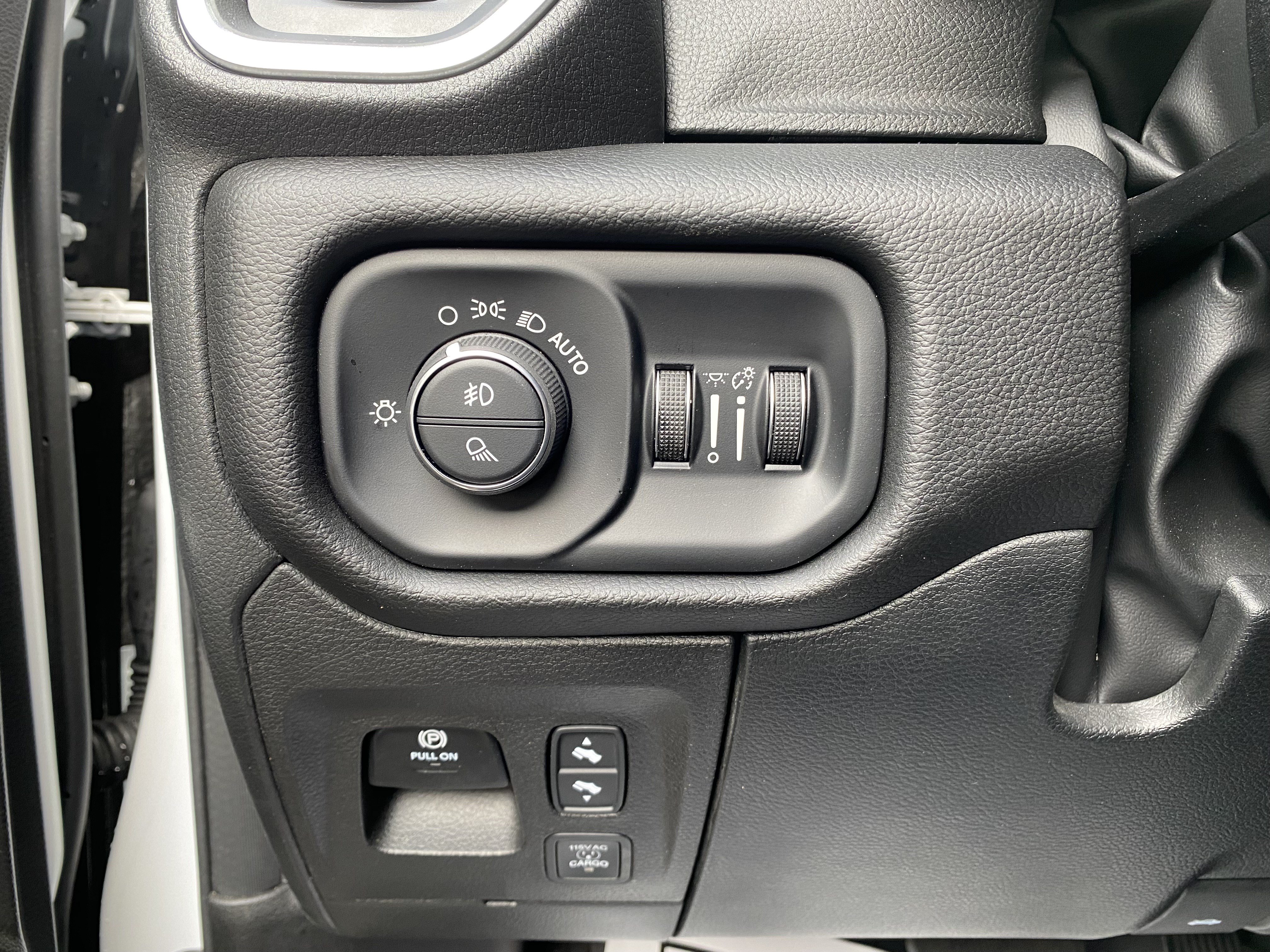 Used 2025 RAM 1500 Big Horn AWD/4WD image 18
