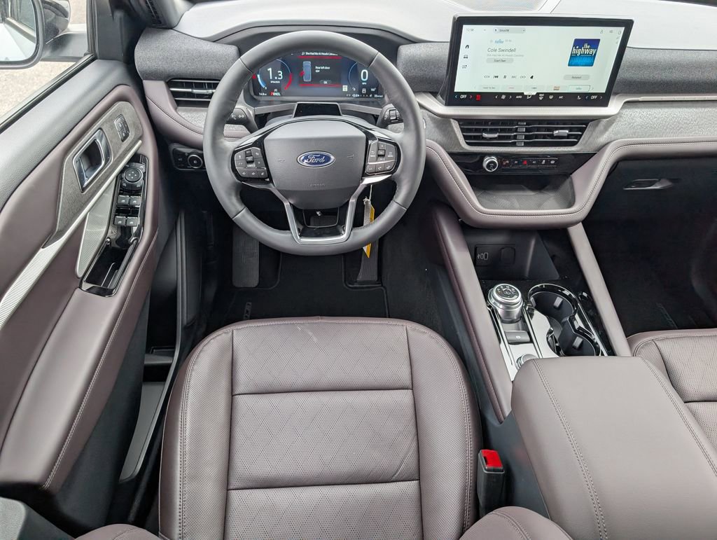 New 2026 Ford Explorer Platinum image 9