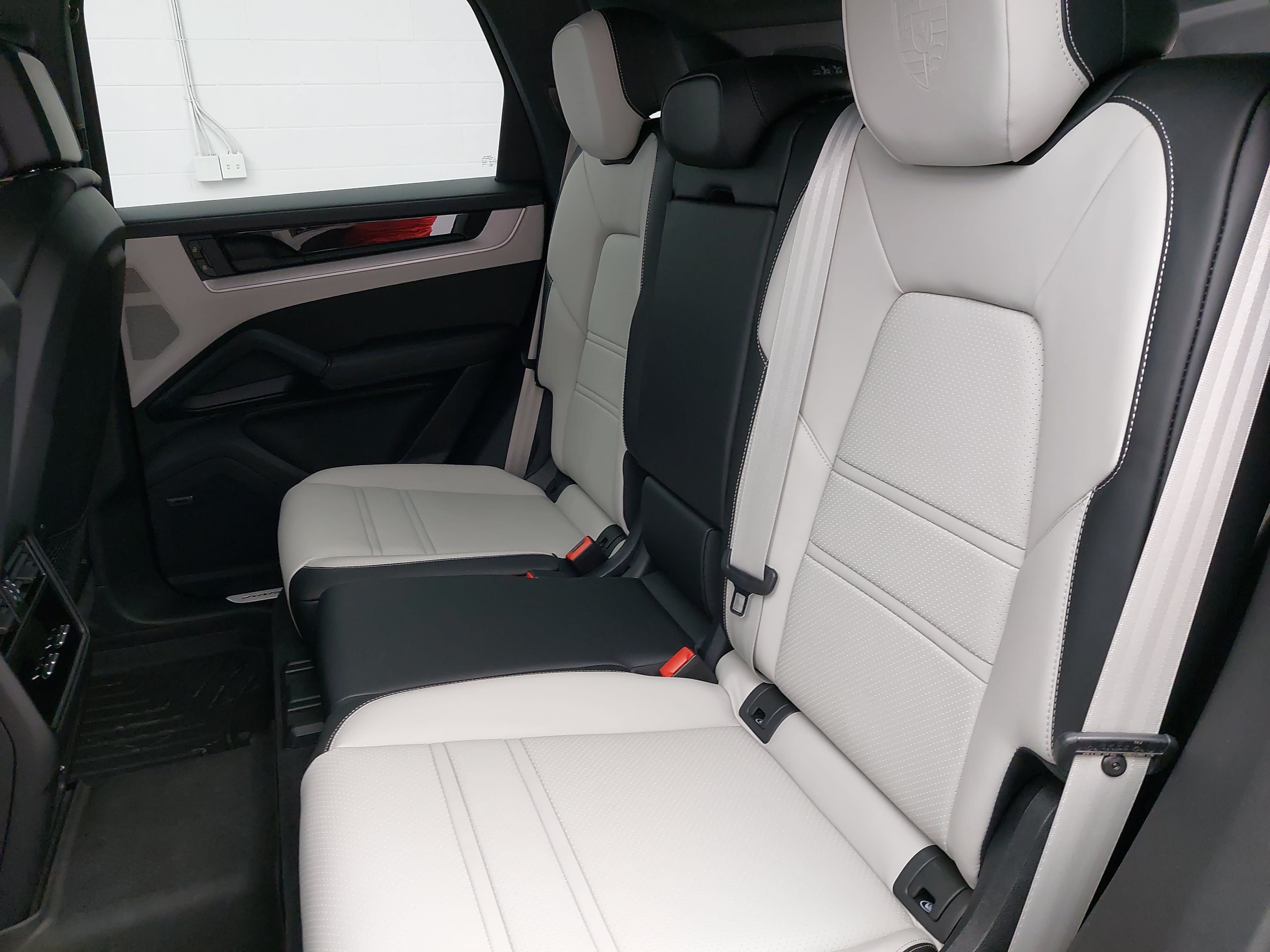 Certified 2026 Porsche Cayenne AWD/4WD image 16