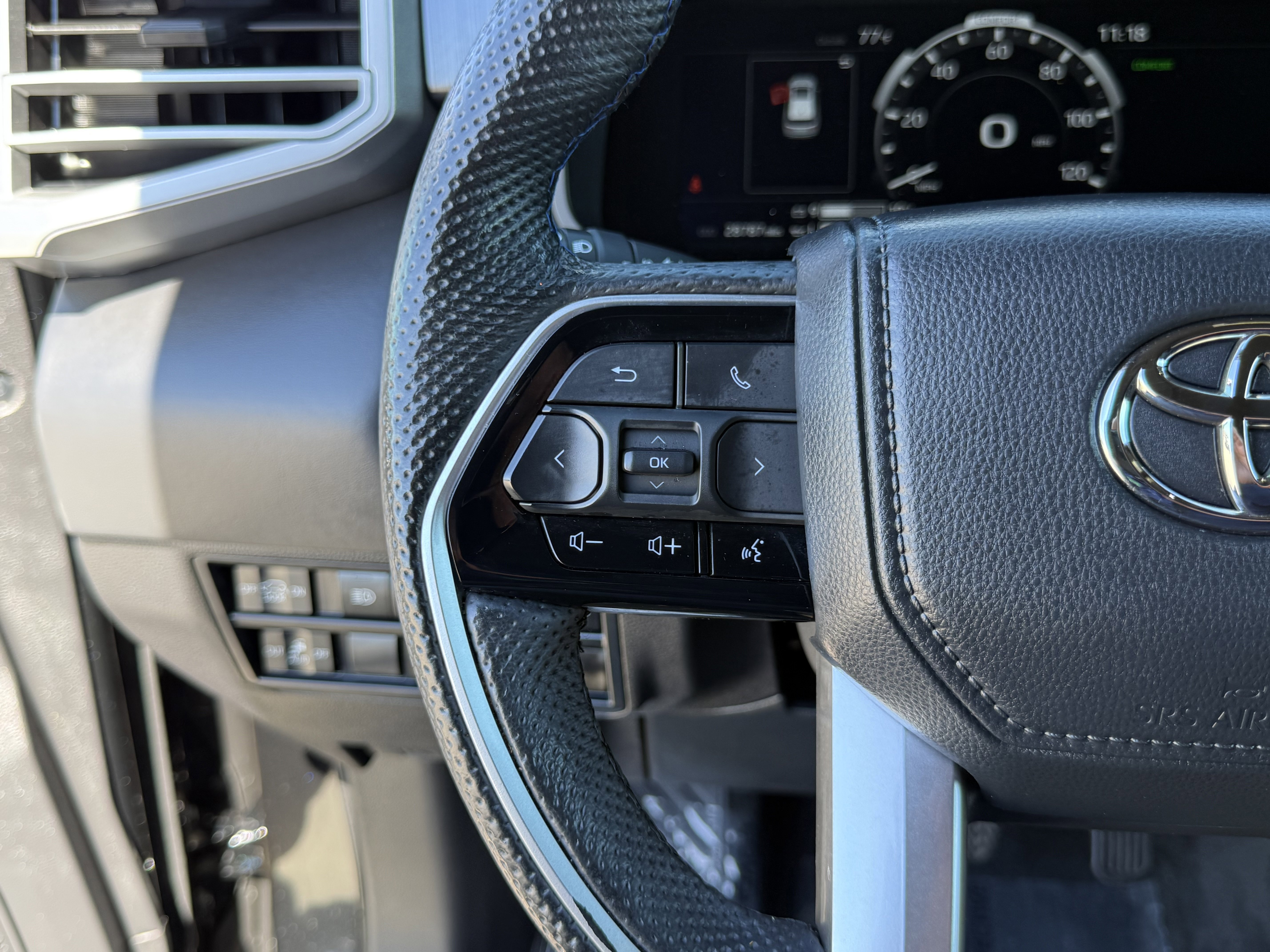 Used 2024 Toyota Sequoia Platinum image 22