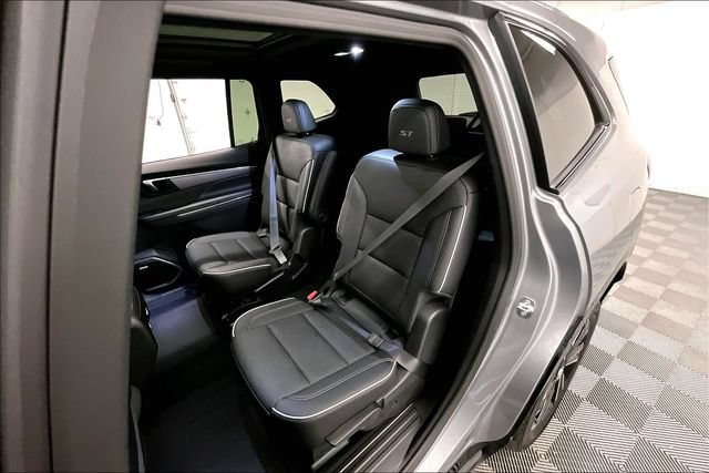 Used 2026 Buick Enclave Sport Touring w/ Power Package AWD/4WD image 25