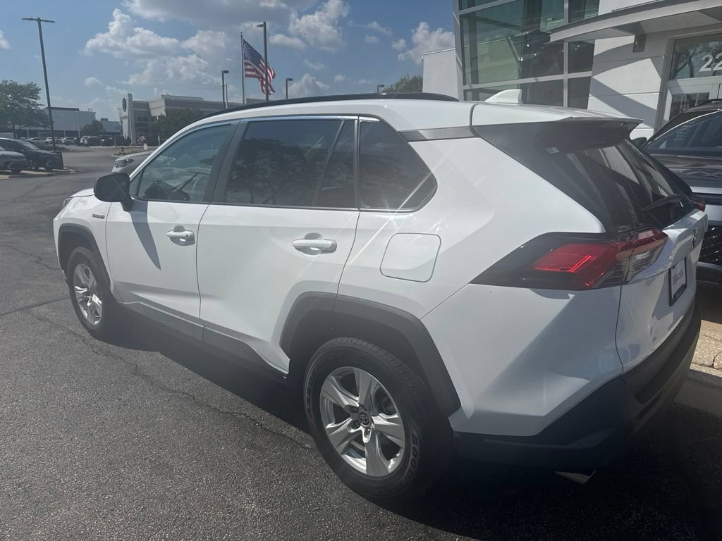 Used 2021 Toyota RAV4 LE AWD/4WD image 4