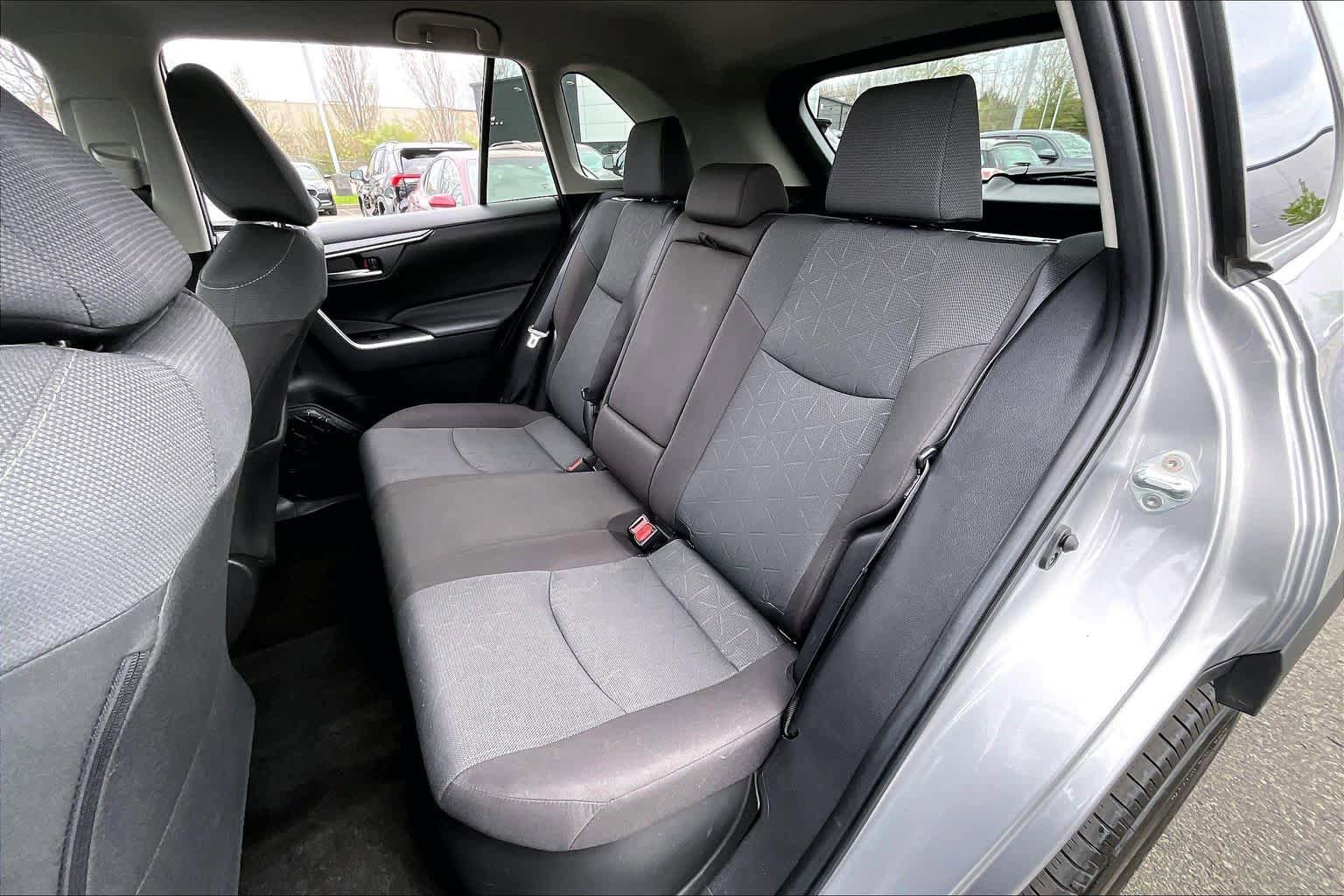 Used 2025 Toyota RAV4 XLE AWD/4WD image 21