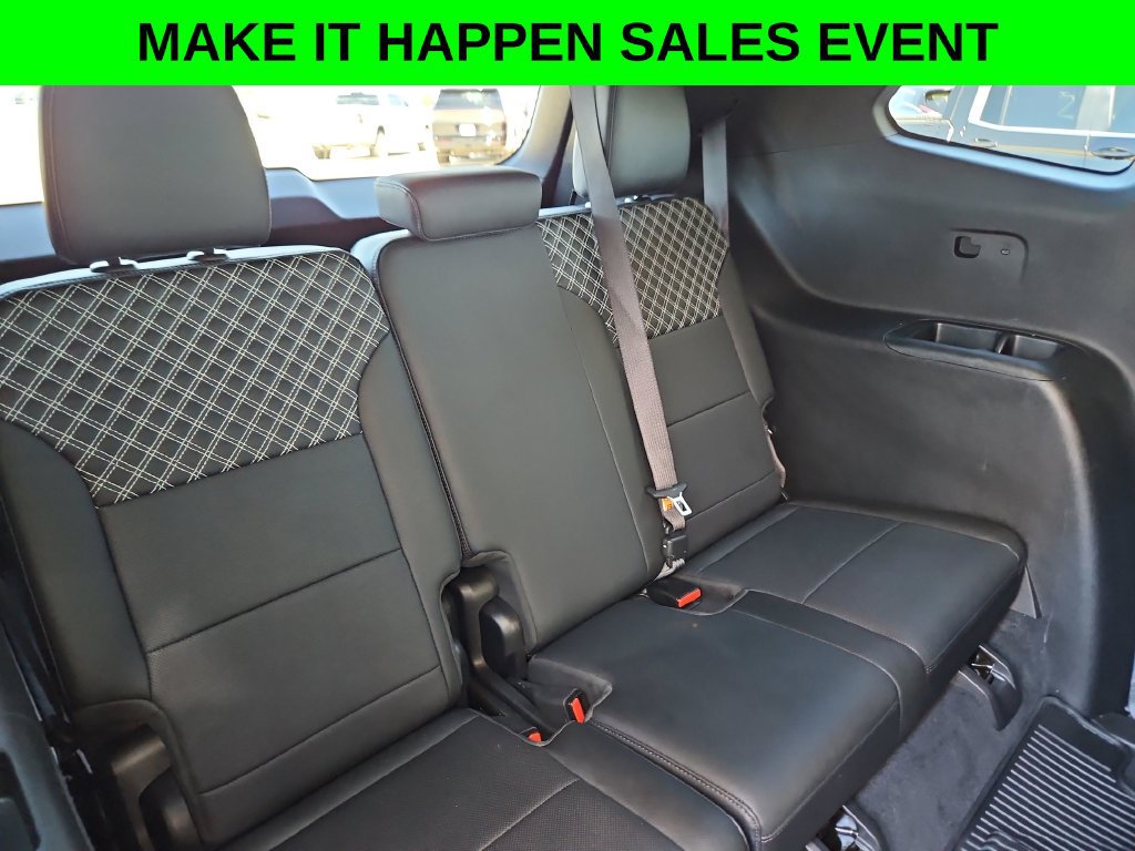 Used 2025 GMC Acadia Denali w/ Super Cruise Package FWD image 26