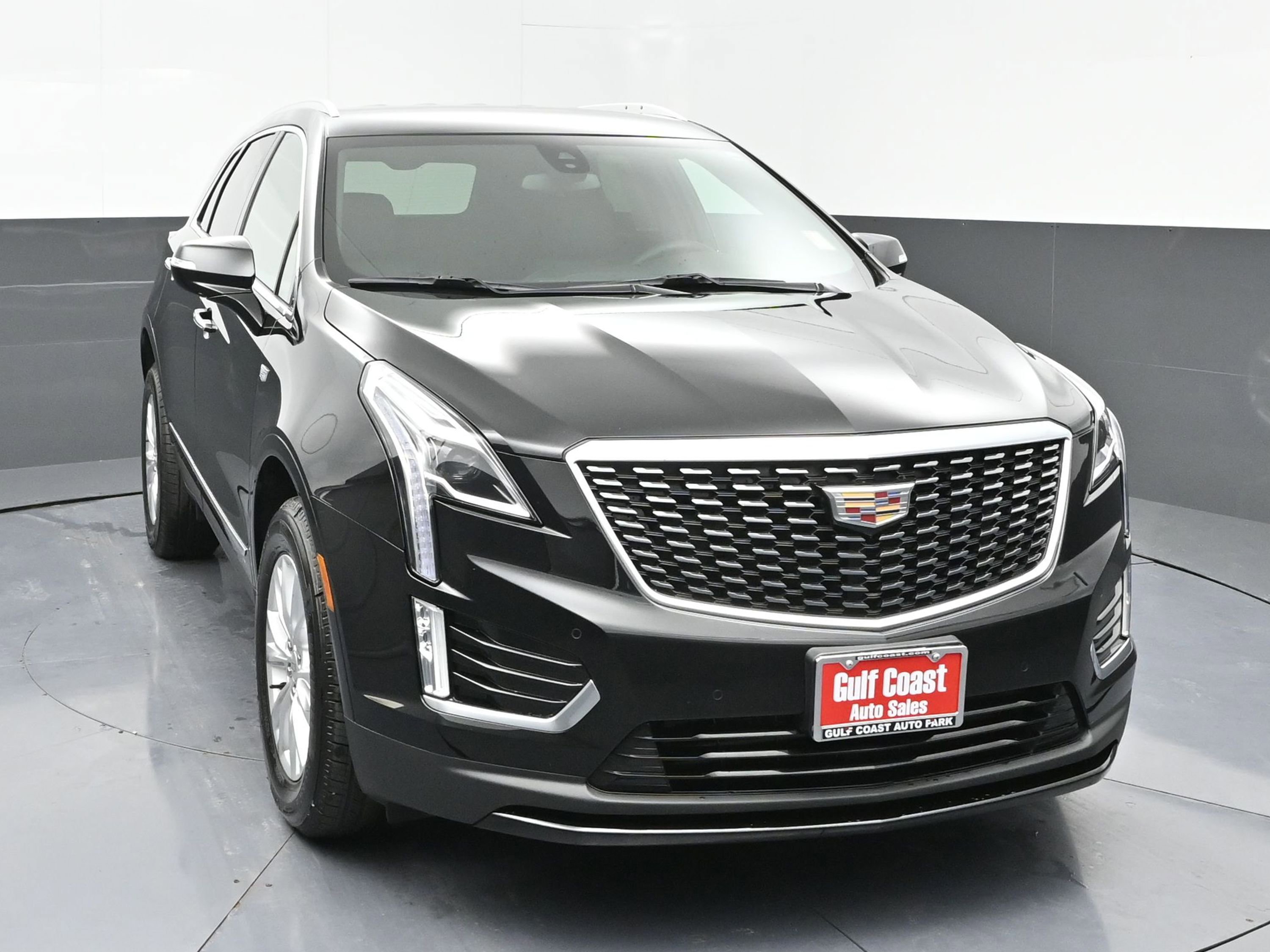 Used 2024 Cadillac XT5 Luxury w/ LPO, Floor Liner Package image 3