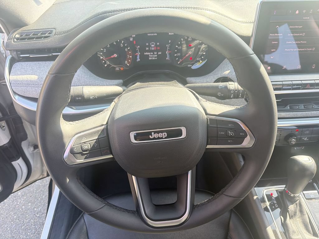Used 2024 Jeep Compass Latitude AWD/4WD image 11