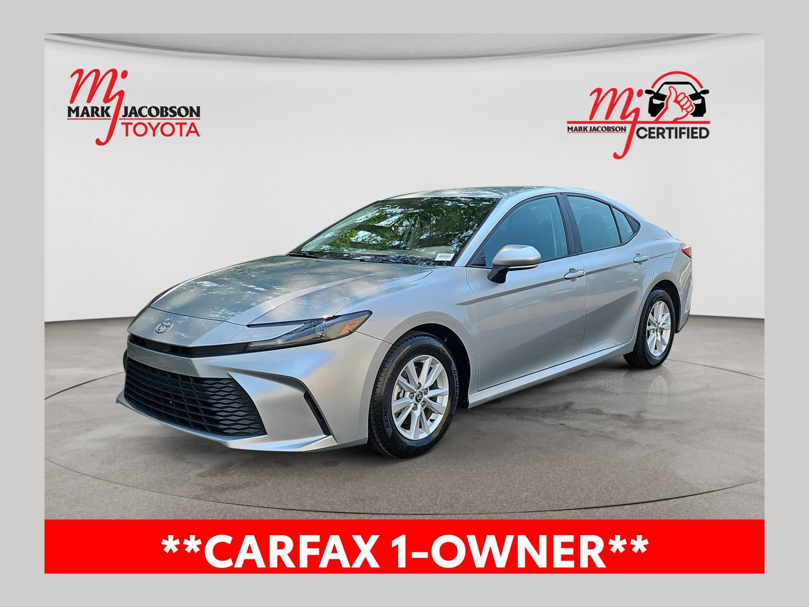Used 2025 Toyota Camry LE FWD image 1