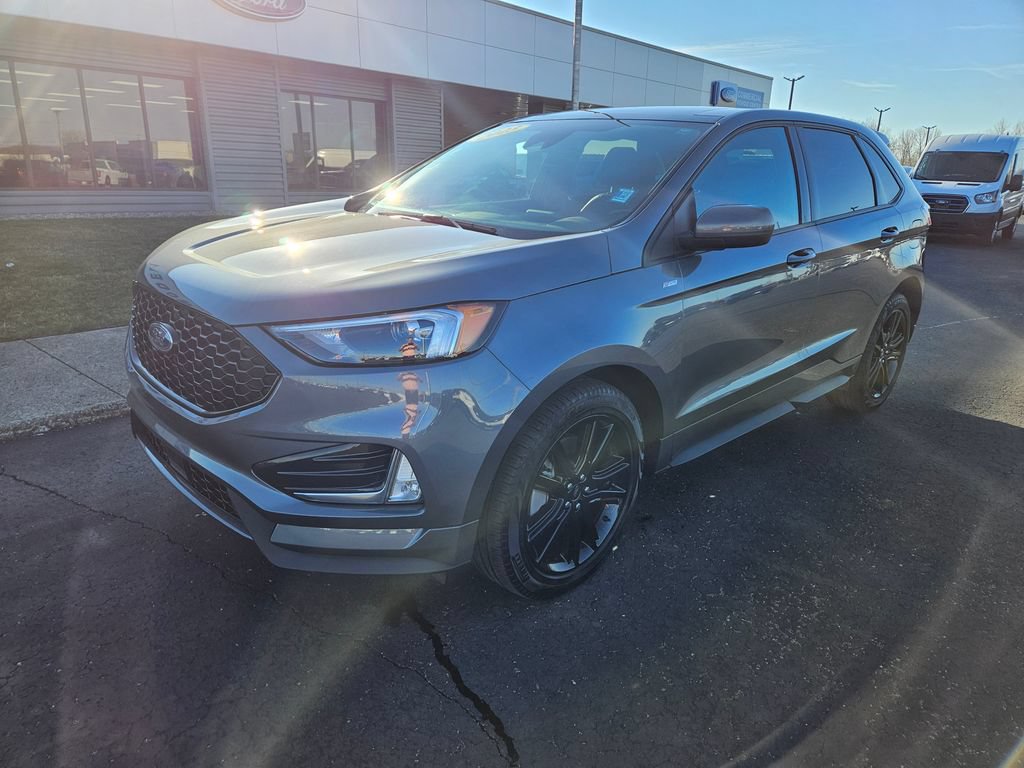 Used 2023 Ford Edge ST-Line w/ Class II Trailer Tow Package AWD/4WD image 2