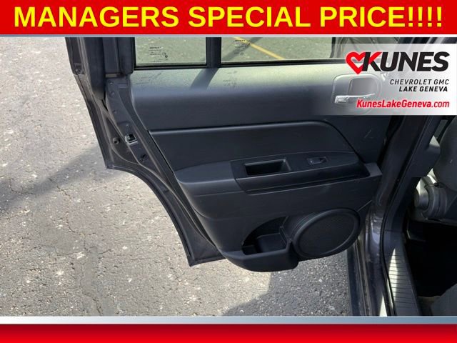 Used 2017 Jeep Compass Sport w/ Power Value Group image 16