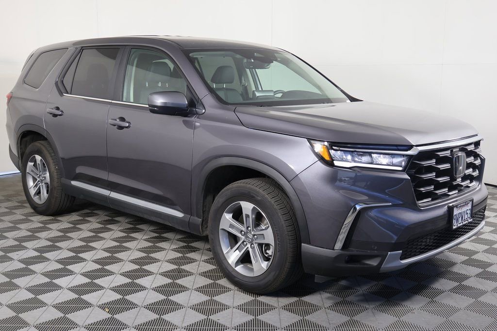 Used 2025 Honda Pilot EX-L image 2