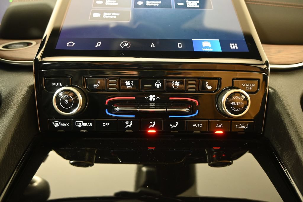 Used 2023 Jeep Grand Cherokee Summit w/ Advanced Protech Group IV AWD/4WD image 29