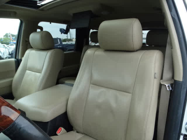 Certified 2020 Toyota Sequoia Platinum image 31
