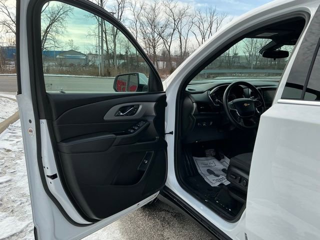 Used 2024 Chevrolet Traverse LT image 16