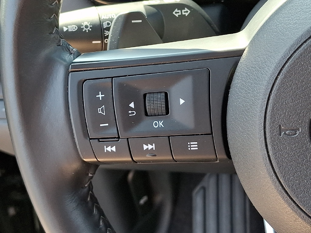 Used 2025 Nissan Pathfinder SV AWD/4WD image 20