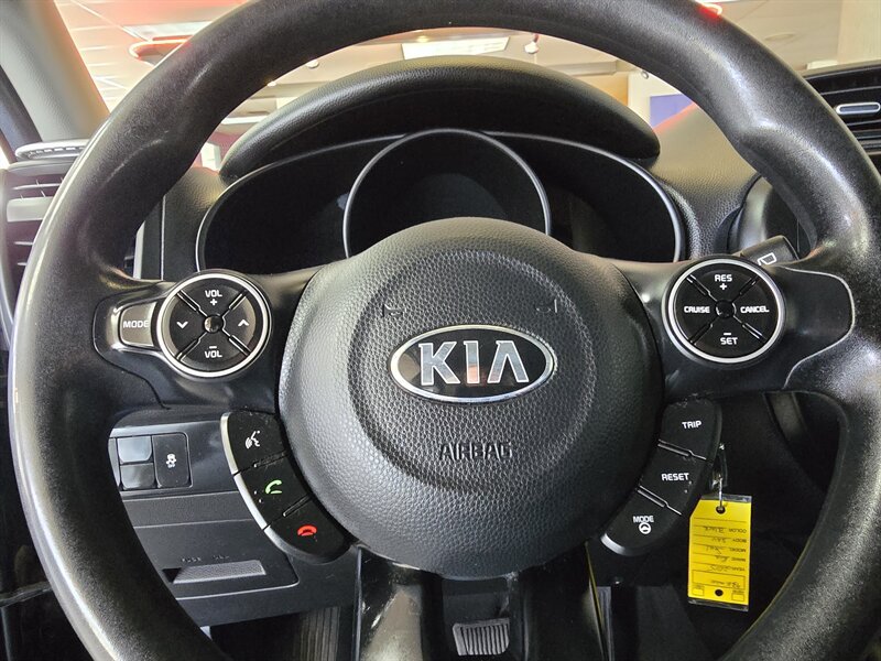 Used 2016 Kia Soul + FWD image 24