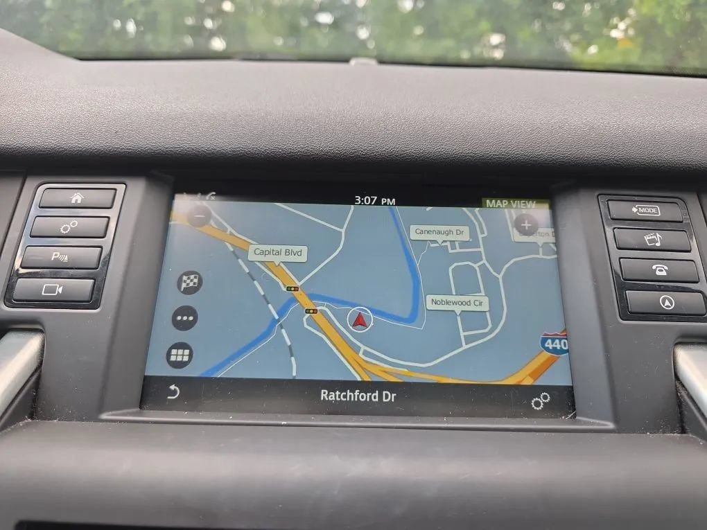 Used 2019 Land Rover Discovery Sport HSE AWD/4WD image 31